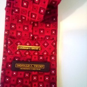 Donald Trump Signature Collection Silk Tie